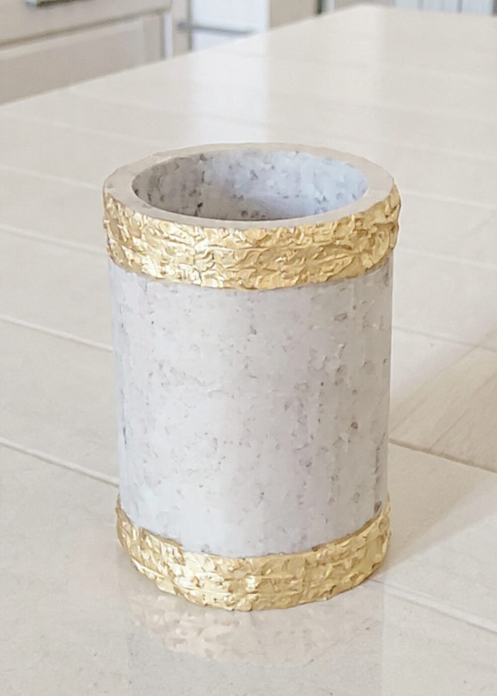 Elegant marble table vase design